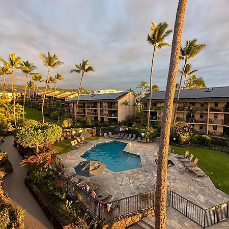 Oceanfront Penthouse With Loft Apartment Kailua-Kona Bagian luar foto
