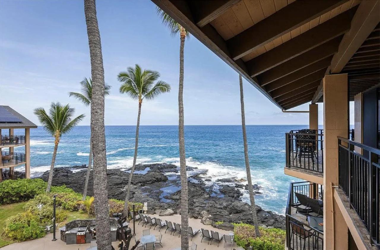 Oceanfront Penthouse With Loft Apartment Kailua-Kona Bagian luar foto