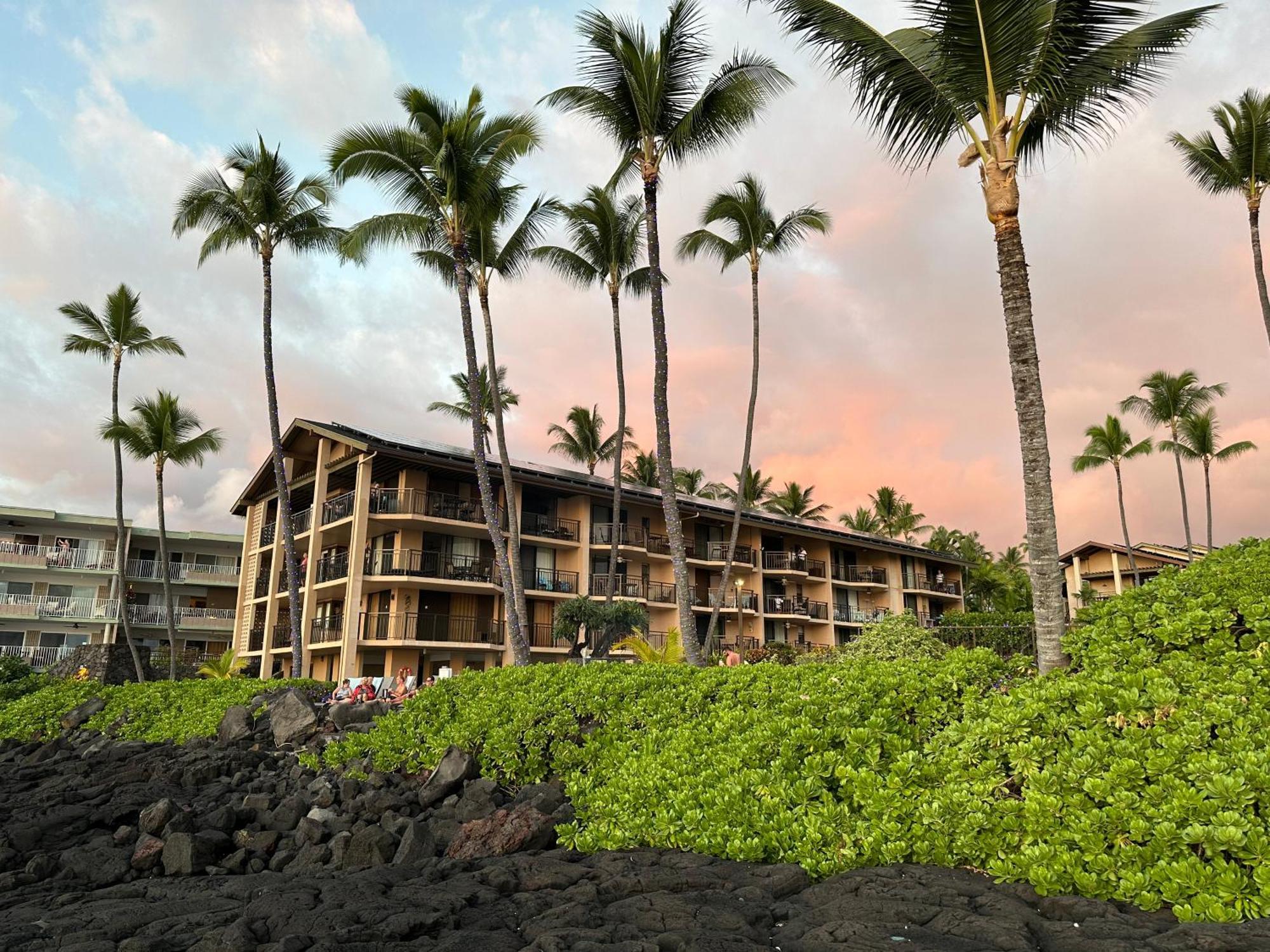 Oceanfront Penthouse With Loft Apartment Kailua-Kona Bagian luar foto
